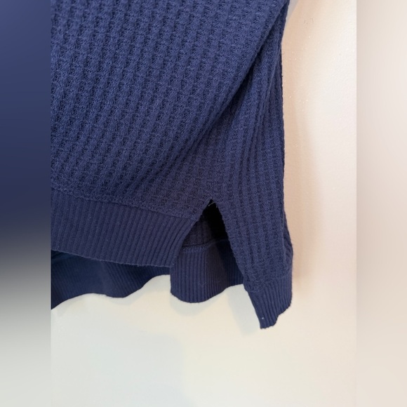 Velvet by Graham & Spencer navy blue top. In great condition!! ⭐️🌟⭐️ - Picture 4 of 9